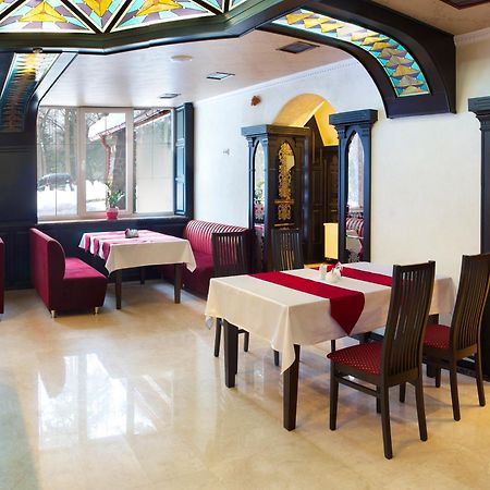 Sherwood Hotel Dolgomostiska 外观 照片
