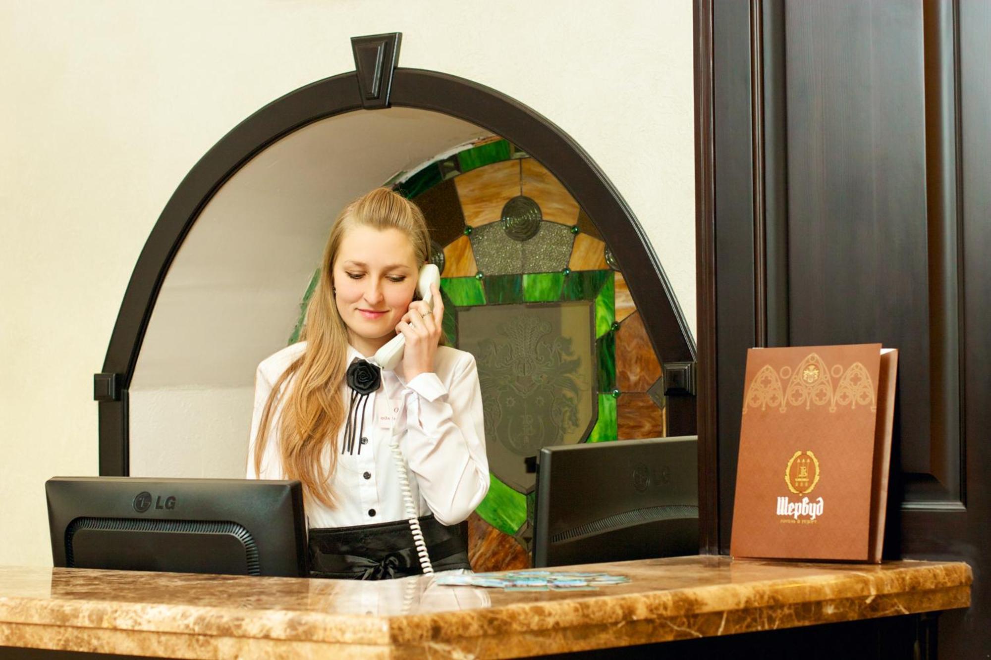 Sherwood Hotel Dolgomostiska 外观 照片