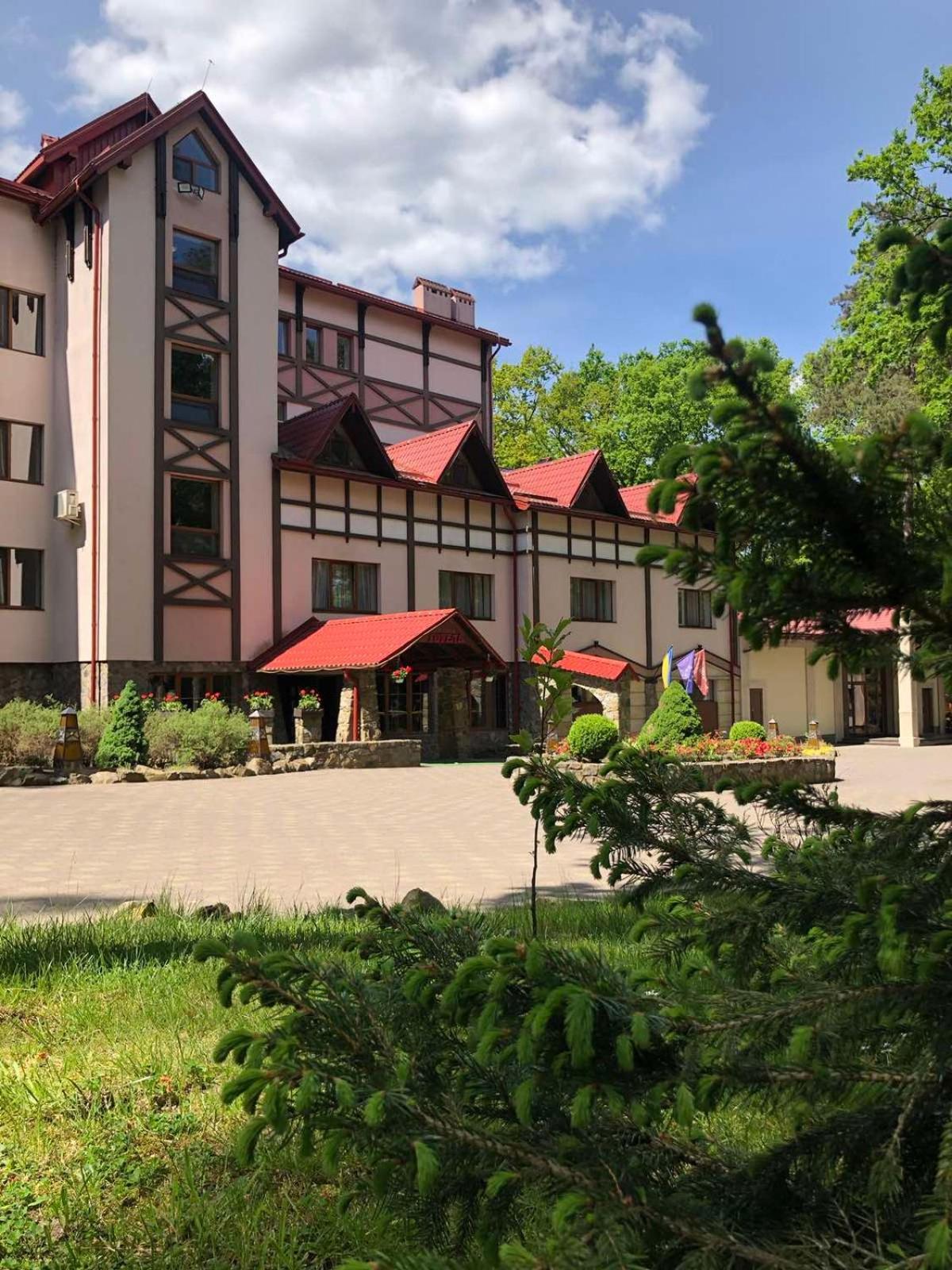 Sherwood Hotel Dolgomostiska 外观 照片