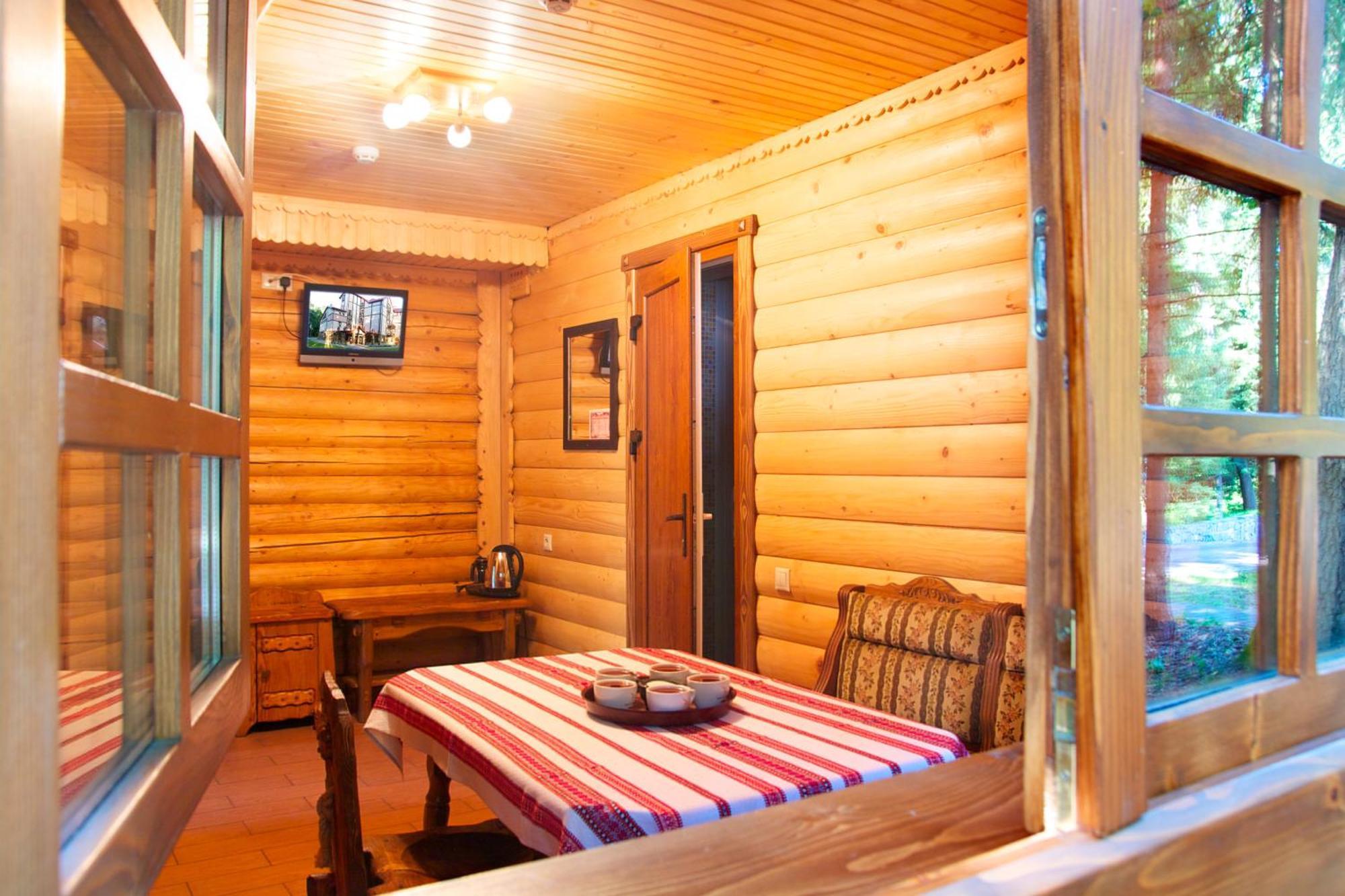 Sherwood Hotel Dolgomostiska 外观 照片